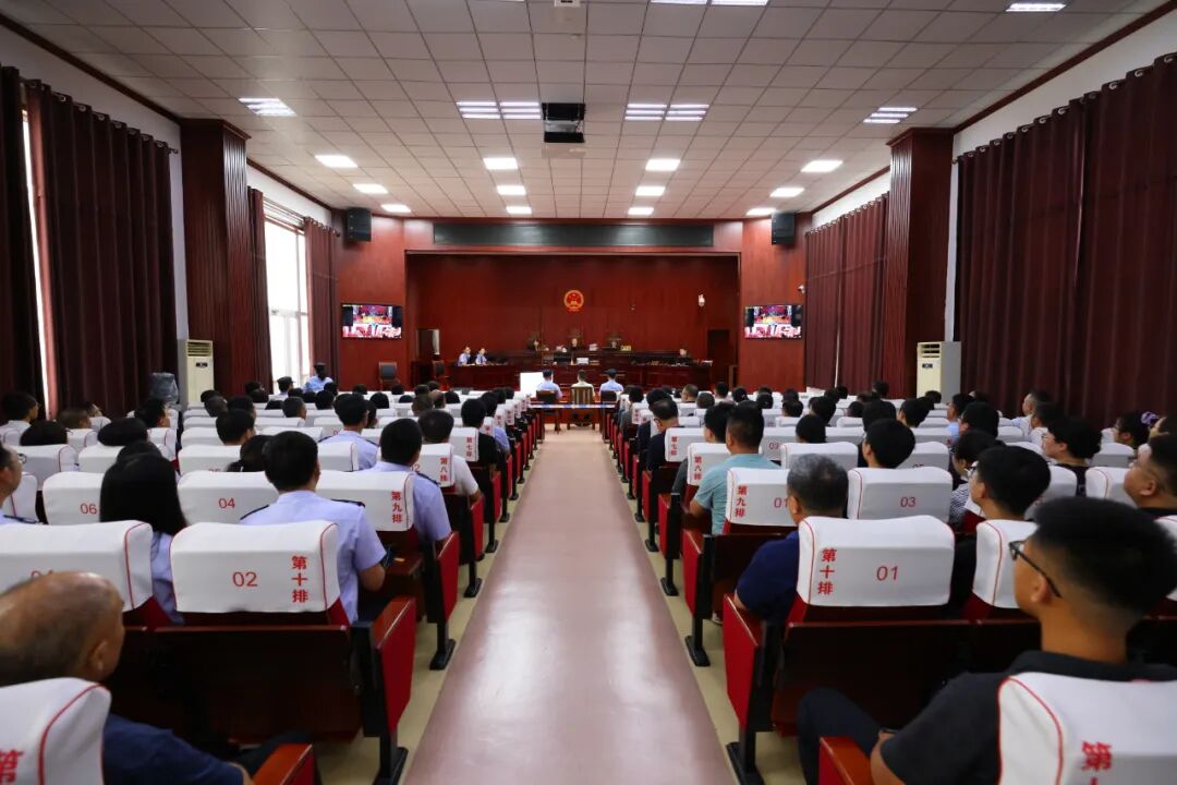平度：听庭评议职务犯罪案件检验质效与警示教育“两手抓”