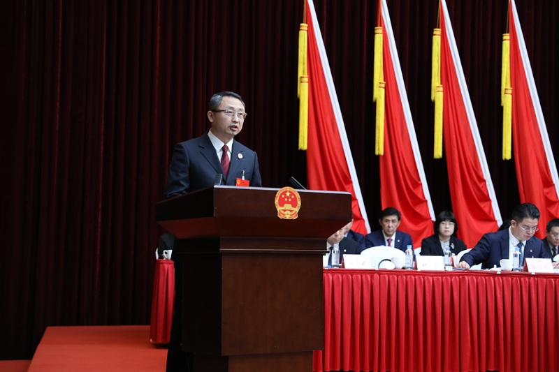 刘振检察长向崂山区第十九届人民代表大会第五次会议作工作报告