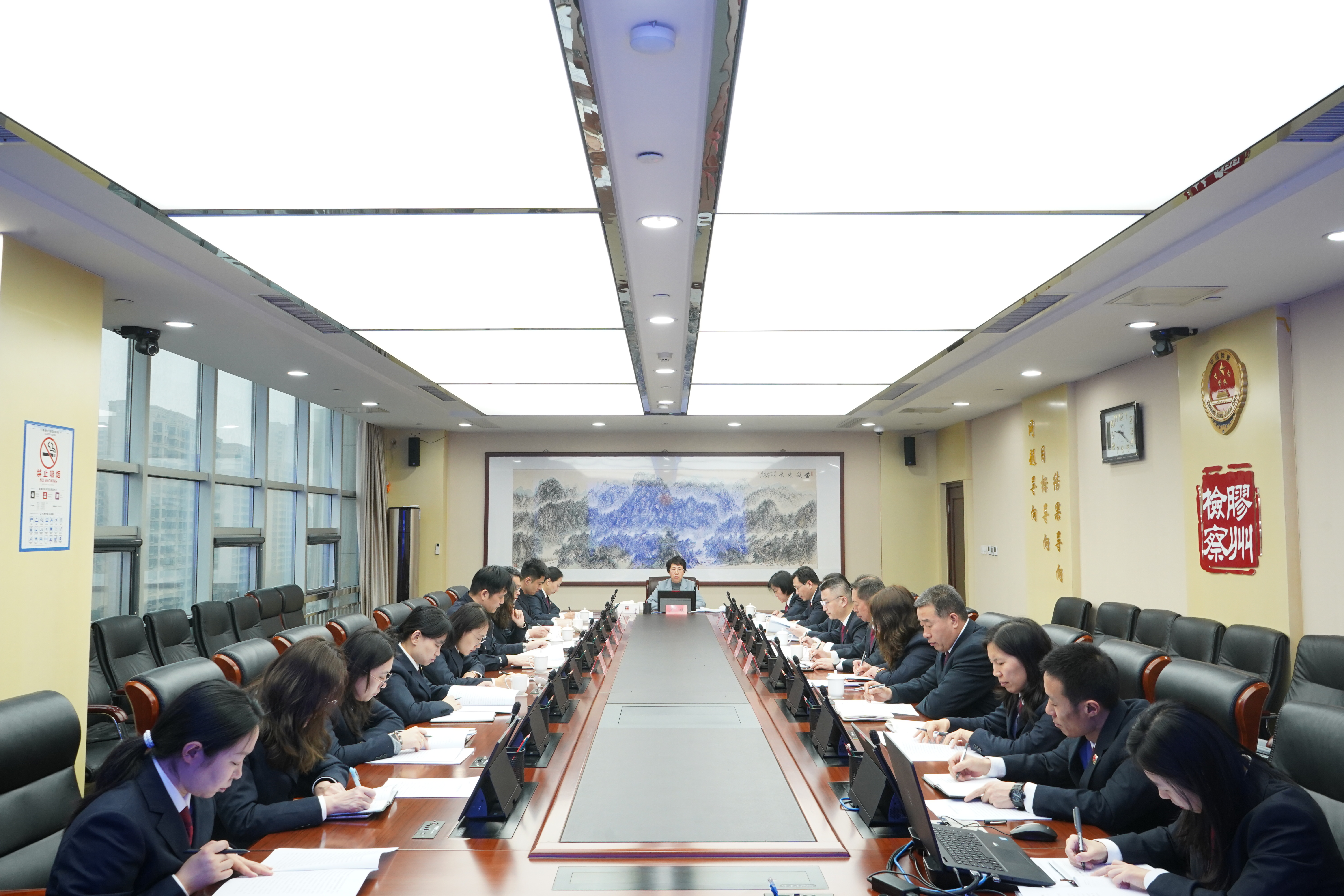 胶州市人民检察院召开党组（扩大）会 传达学习全市检察长会议精神